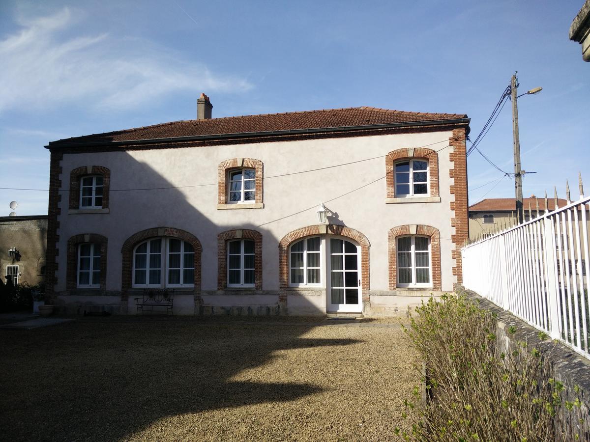 Chateau Mesny Vic-sur-Seille Buitenkant foto